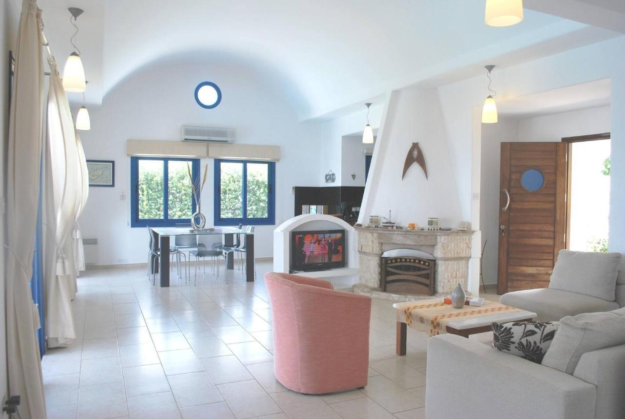 Sea Front Villa, Heated Private Pool, Amazing Location Paphos 323 Kissonerga Buitenkant foto