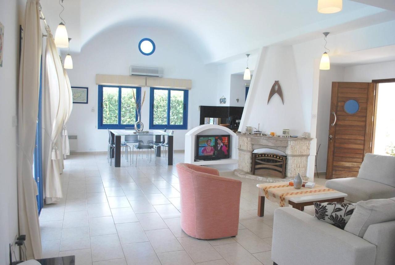 Sea Front Villa, Heated Private Pool, Amazing Location Paphos 323 Kissonerga Buitenkant foto