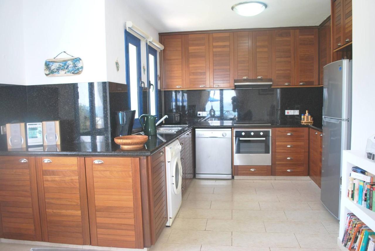 Sea Front Villa, Heated Private Pool, Amazing Location Paphos 323 Kissonerga Buitenkant foto